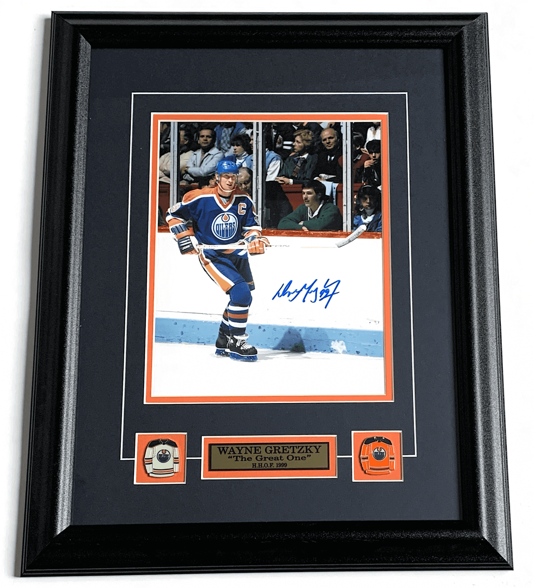 Wayne Gretzky Signature Edmonton Oilers Framed Hockey Memorabilia. Accompanied with a Certificate of Authentication.