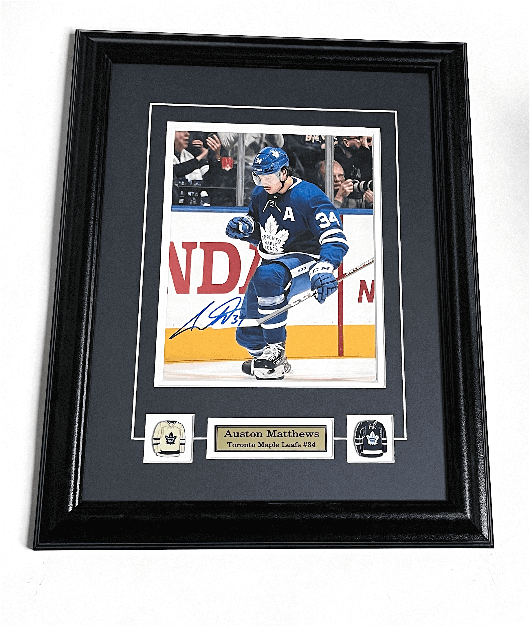 Auston Matthews Autograph Toronto Maple Leafs Framed Hockey Memorabilia.