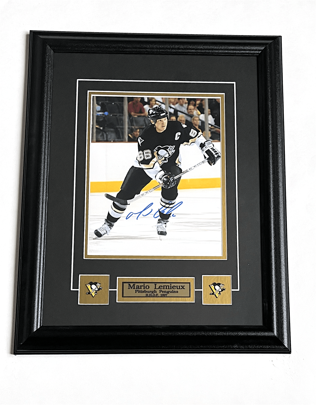 Mario Lemieux Pittsburgh Penguins autographed framed hockey memorabilia