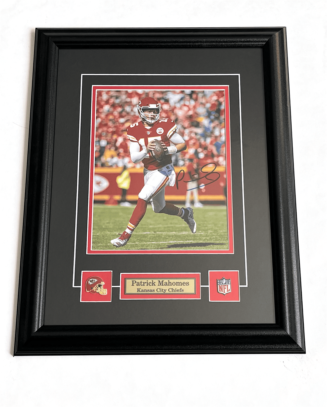Patrick Mahomes Kansas City Chiefs autographed framed display with certificate